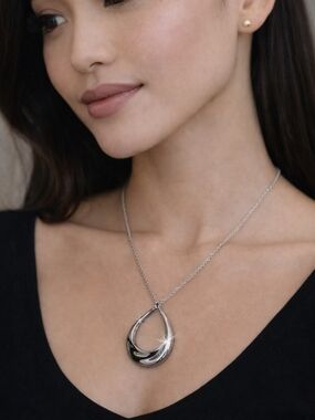 Silver Teardrop Swirl Pendant Necklace – Polished Modern Design